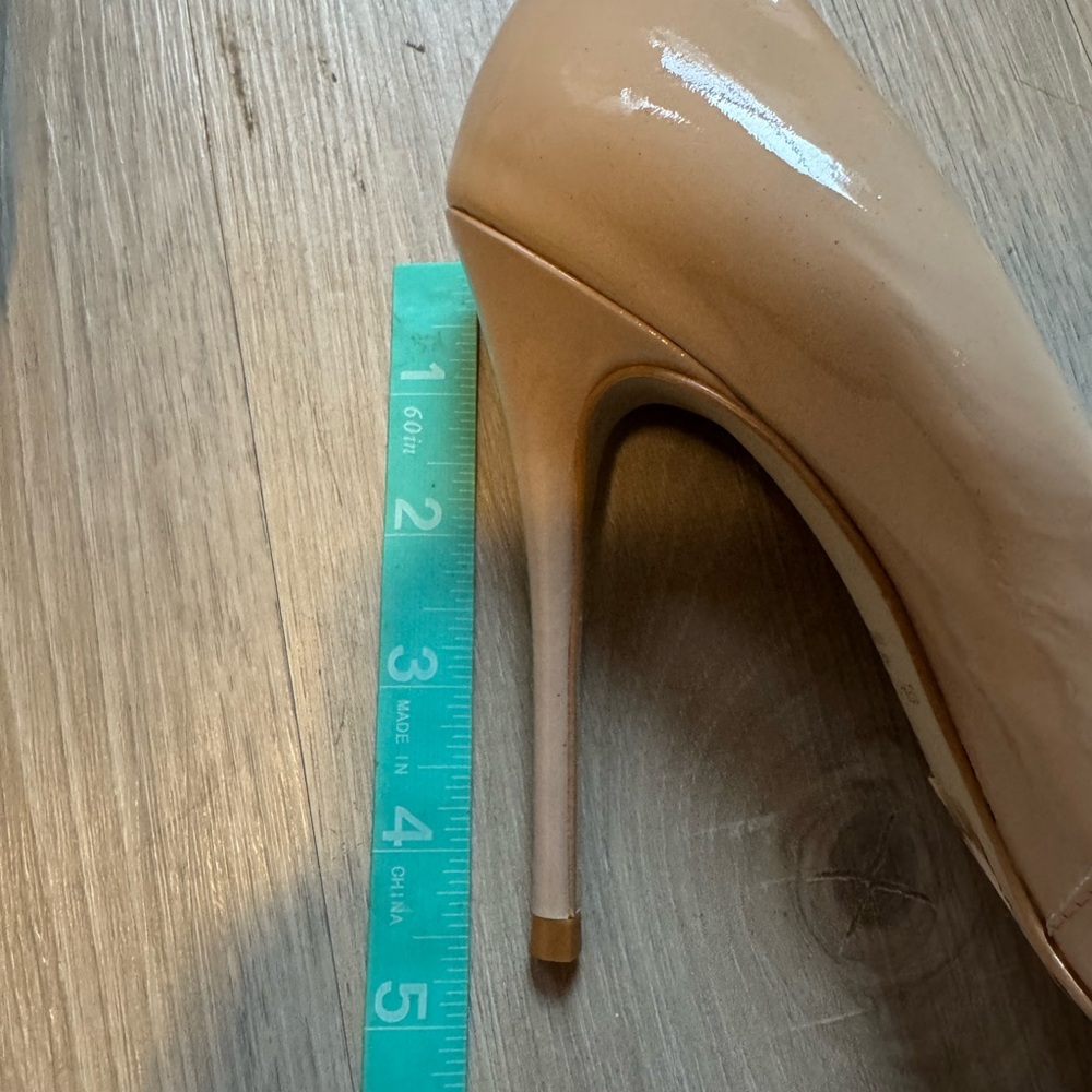 Saks Fifth Avenue Beige Patent Heels - Picture 3 of 5